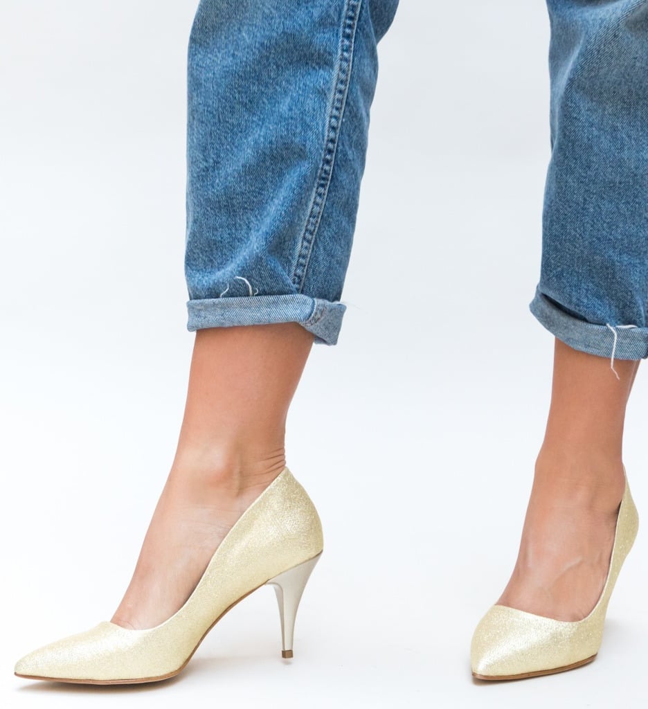 Pantofi cu Toc Aurii - Eleganță la Îndemână
