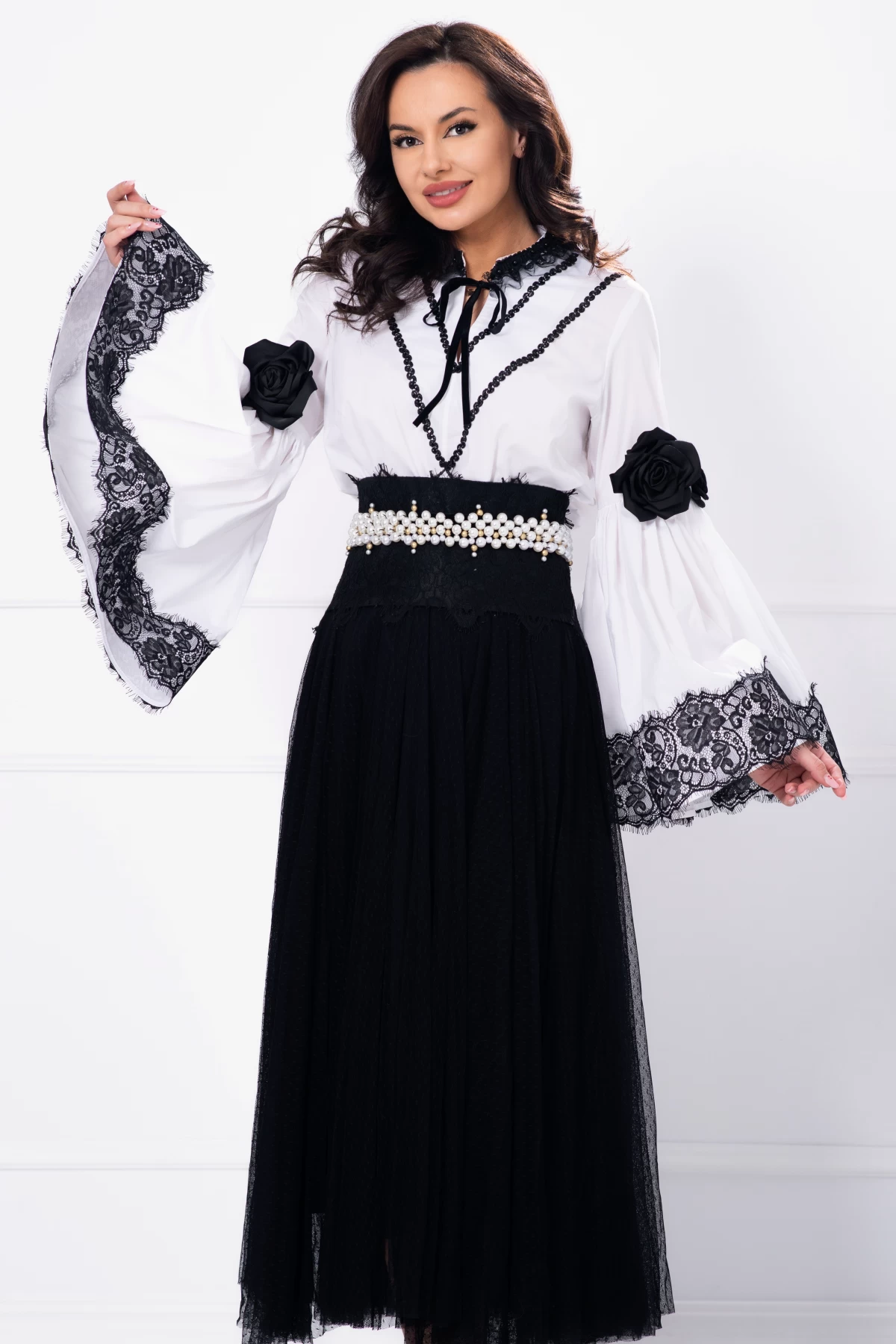 Inpuff Ia Elizabeth - Broderie manuală cu trandafiri - imagine 1