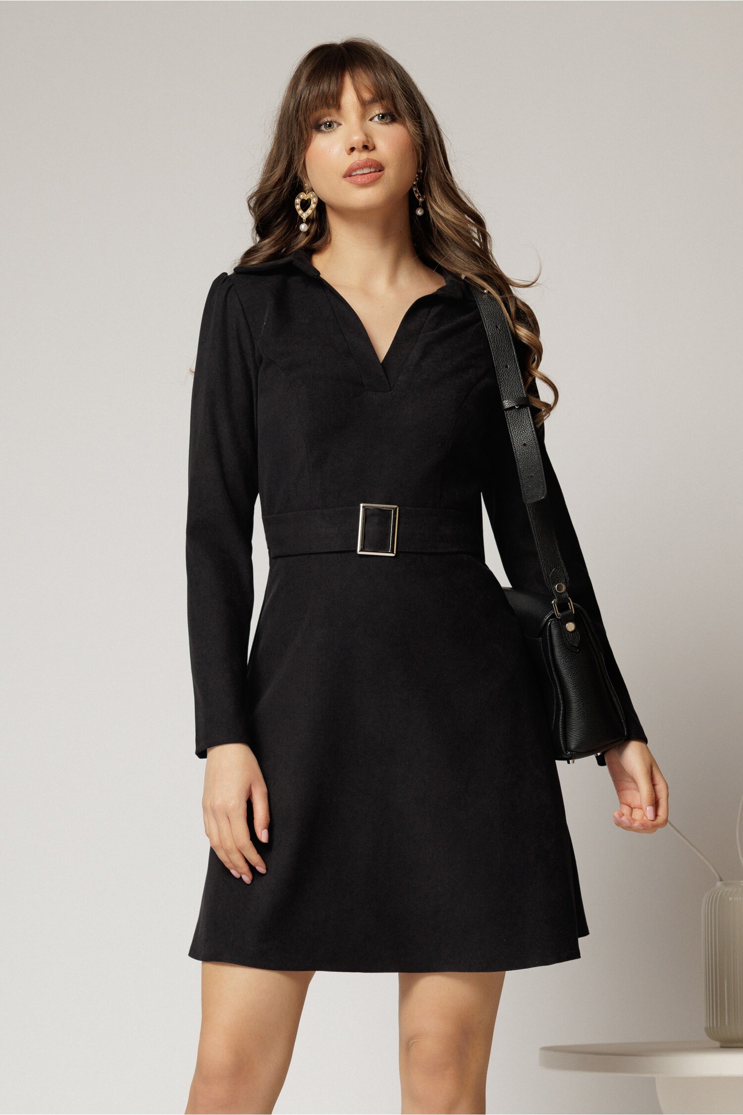 Rochie Catifea Neagră cu Căramă Talie