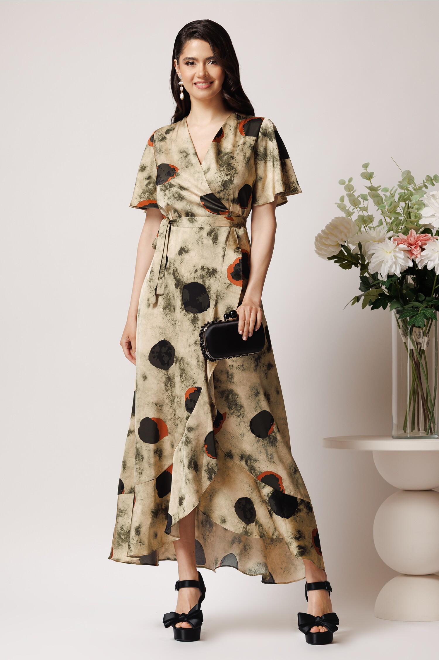 Rochie Eleganta Satin Petrecut Bej
