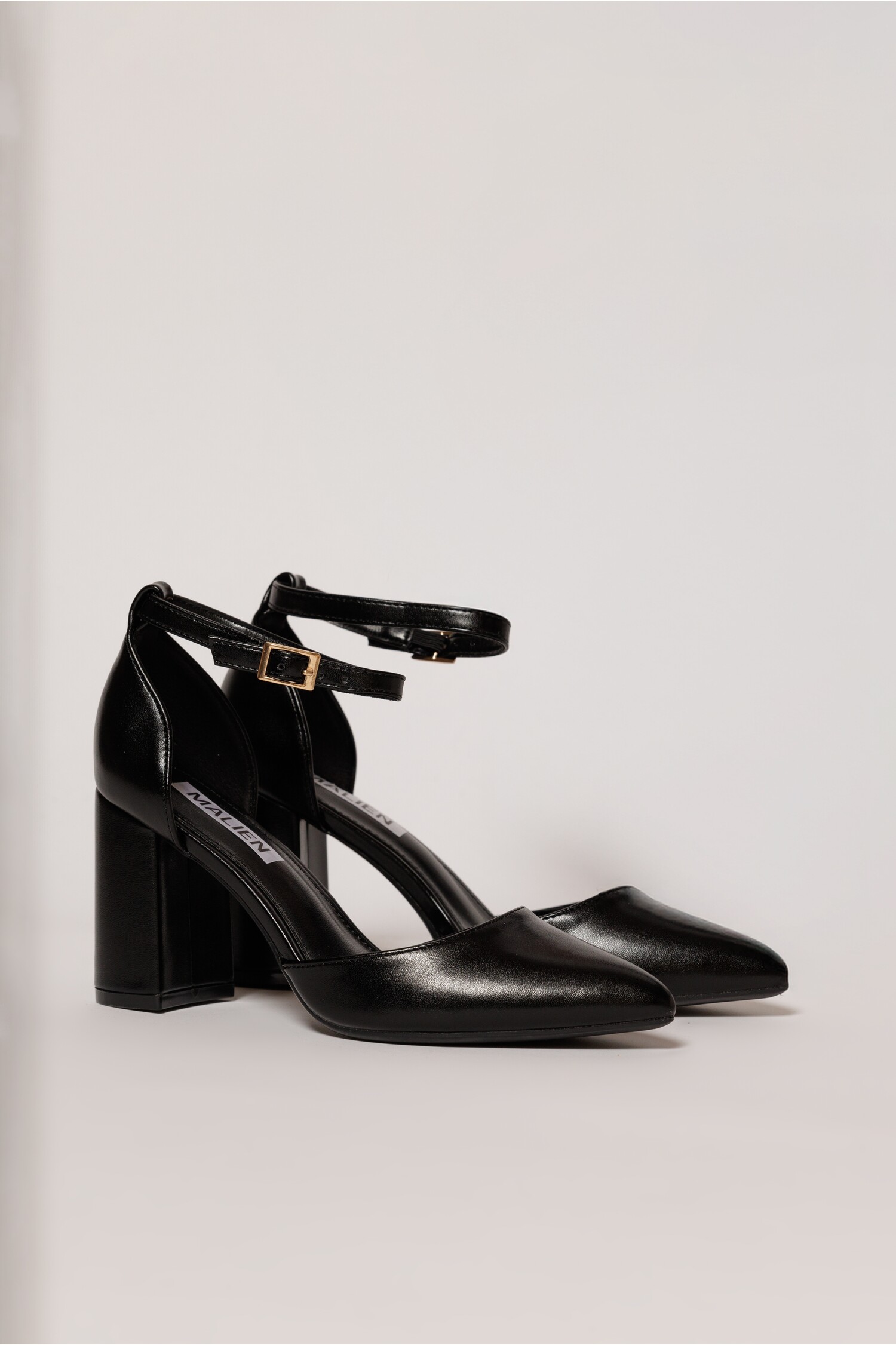 Pantofi eleganti negrii din piele ecologica cu bareta