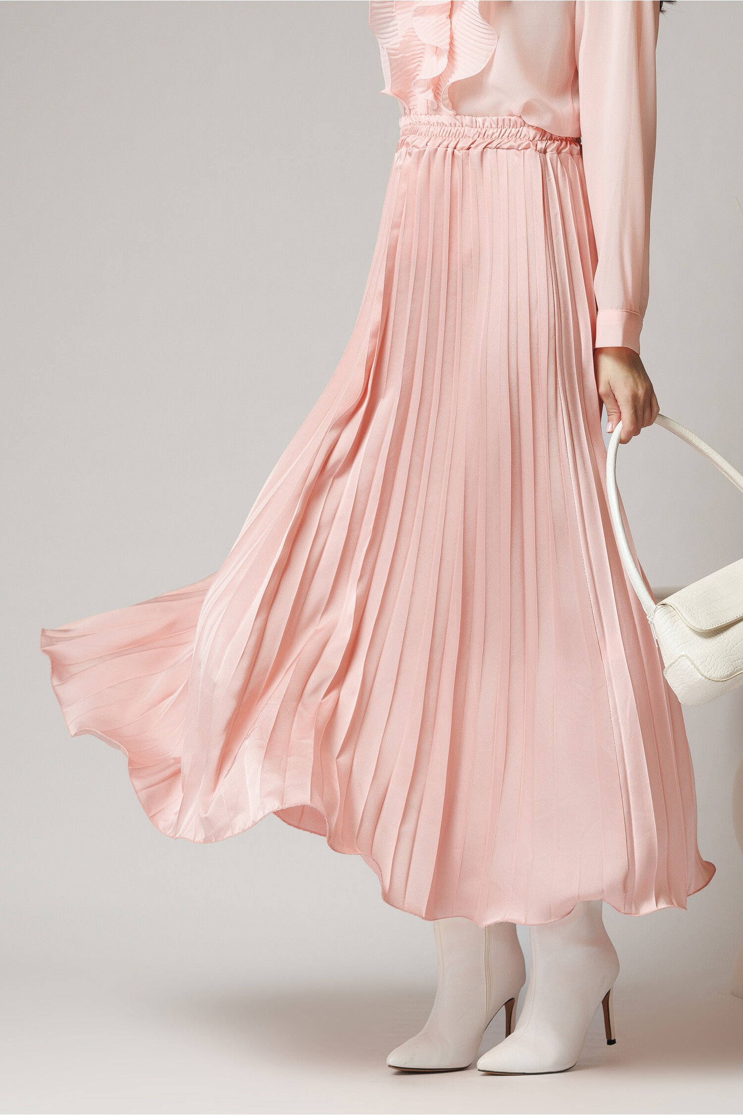 Fusta Satin Roz cu Pliuri - Stil Feminin
