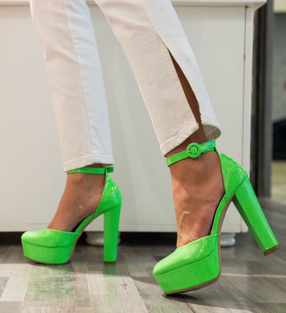Pantofi Atkins Verzi Neon cu Toc Elegant - imagine 3