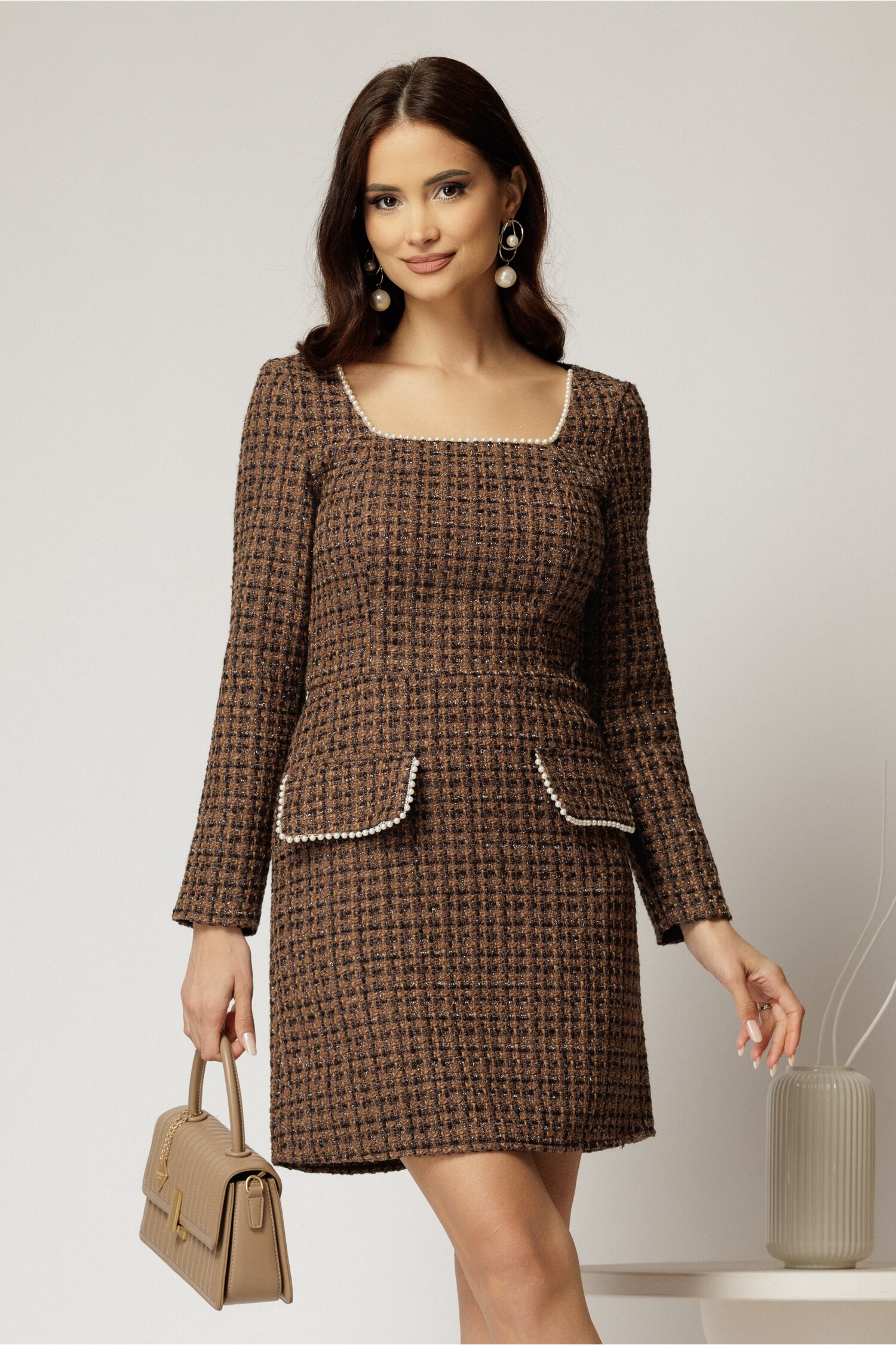 Rochie Bonnie Tweed Bej cu Perle | Eleganță
