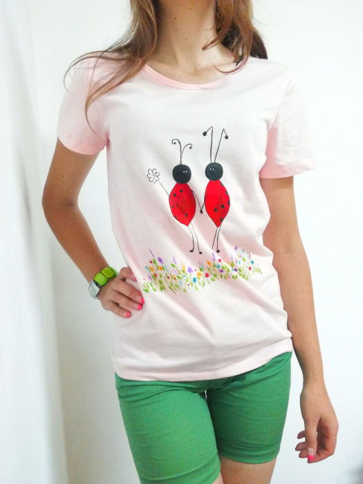 Tricou Pictat Manual cu Buburuze | Shopika