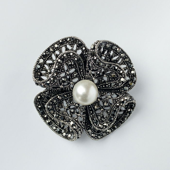 Brosa Floare Shopika | Eleganță Argintie Marcasite