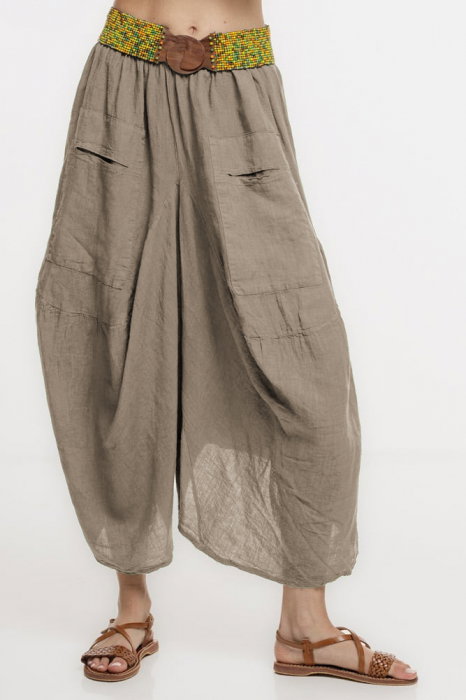 Pantaloni In Bej Shopika Cu Croiala Asimetrica
