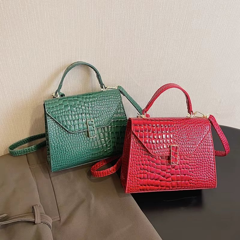 Geanta Dama Delis Verde, Versatila si Eleganta - imagine 3