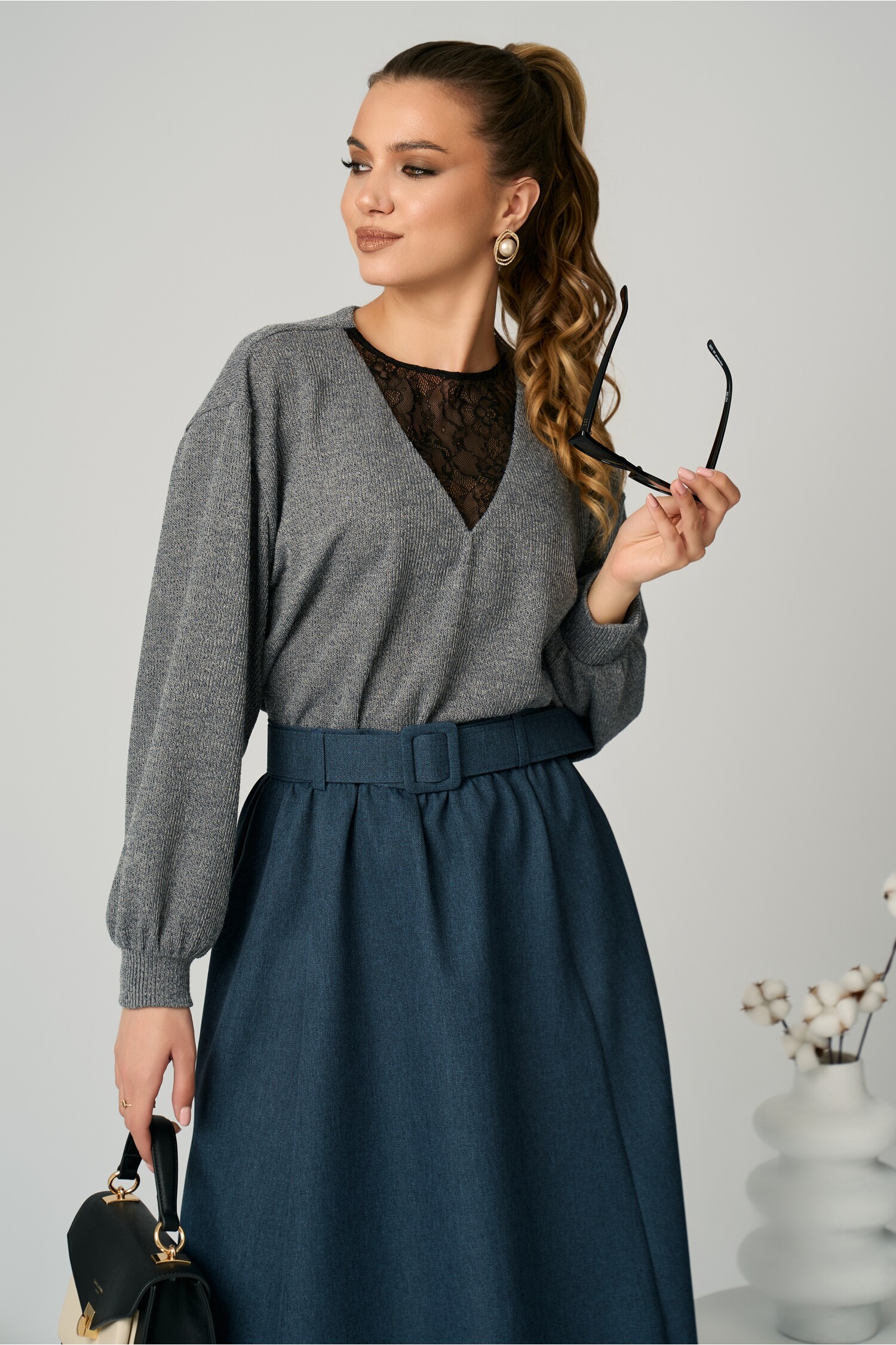 Bluza DY Fashion gri cu dantela smart-casual