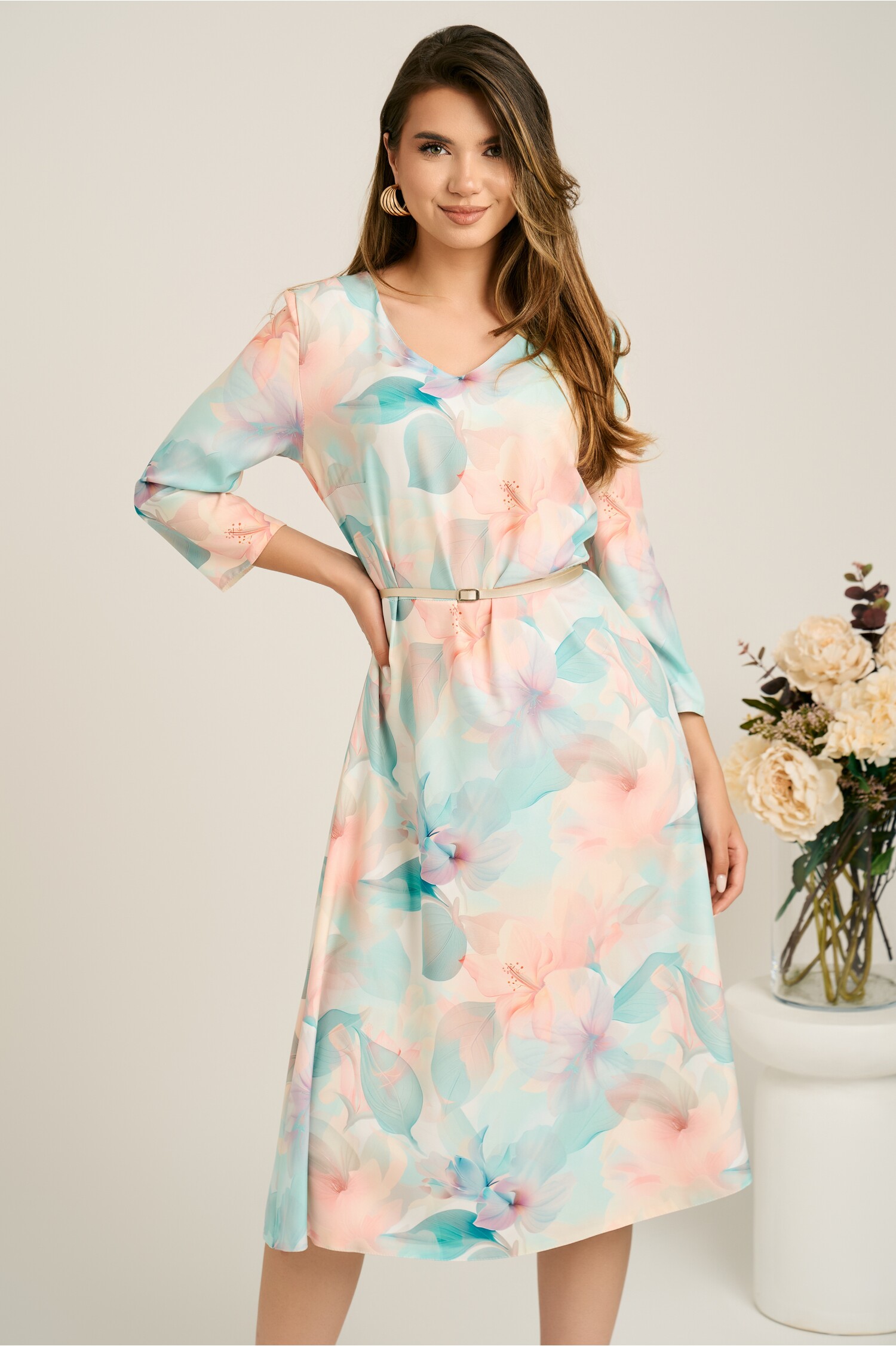 Rochie Midi Turcoaz cu Flori - Eleganță și Stil
