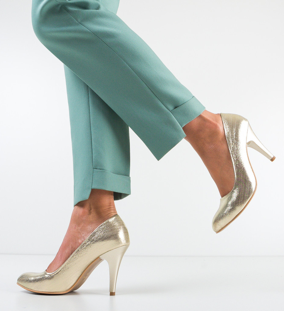 Pantofi Hugh Aurii Eleganți cu Toc - imagine 2