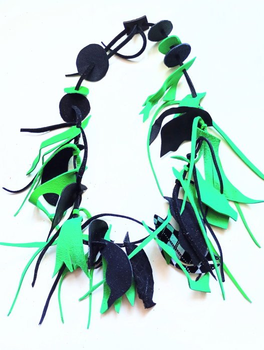 Colier Piele Asimetric Verde-Negru | Shopika