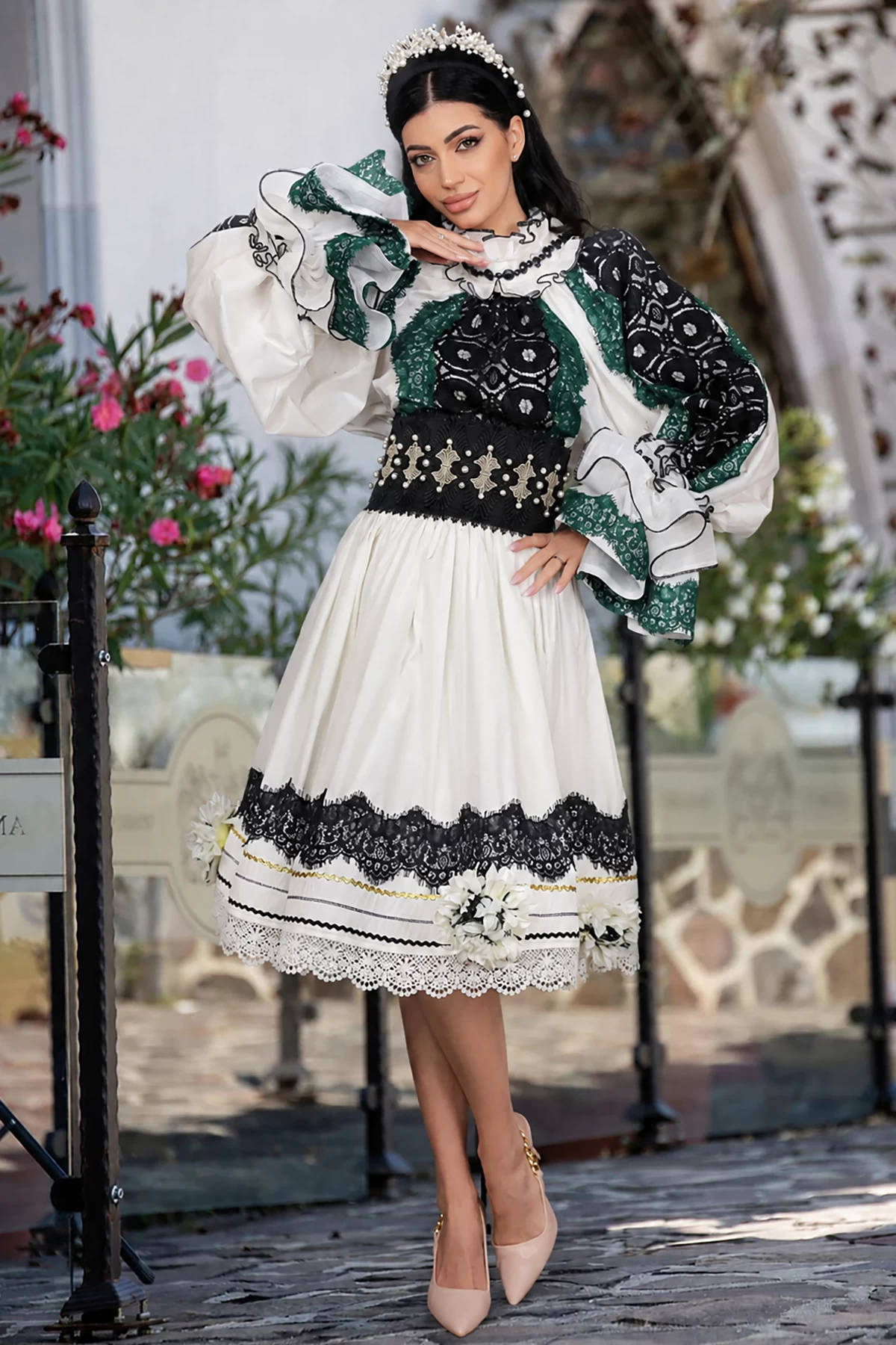 Ie Legendaria Poveste de Smarald | Eleganță Regală - imagine 2