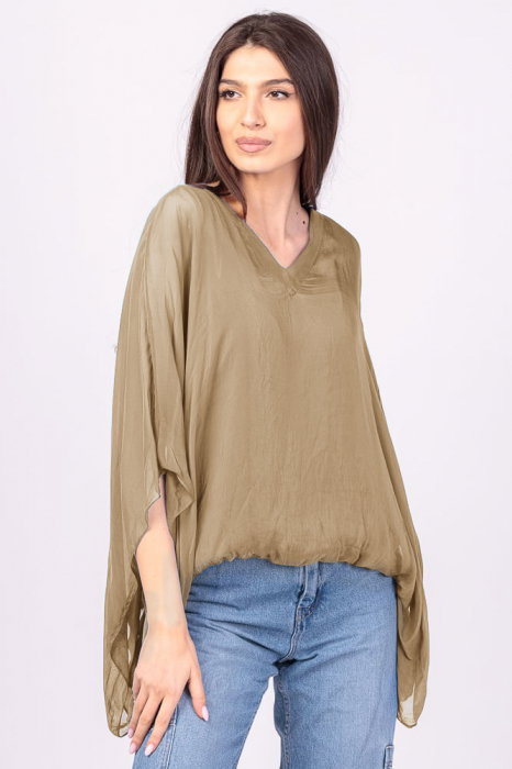 Bluza din matase si vascoza camel, cu decolteu in V in fata si pe spate
