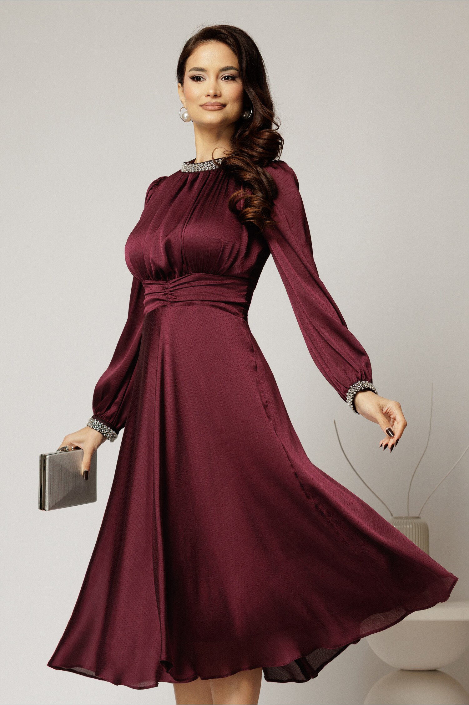 Rochie DY Fashion Magenta cu Perle Eleganta