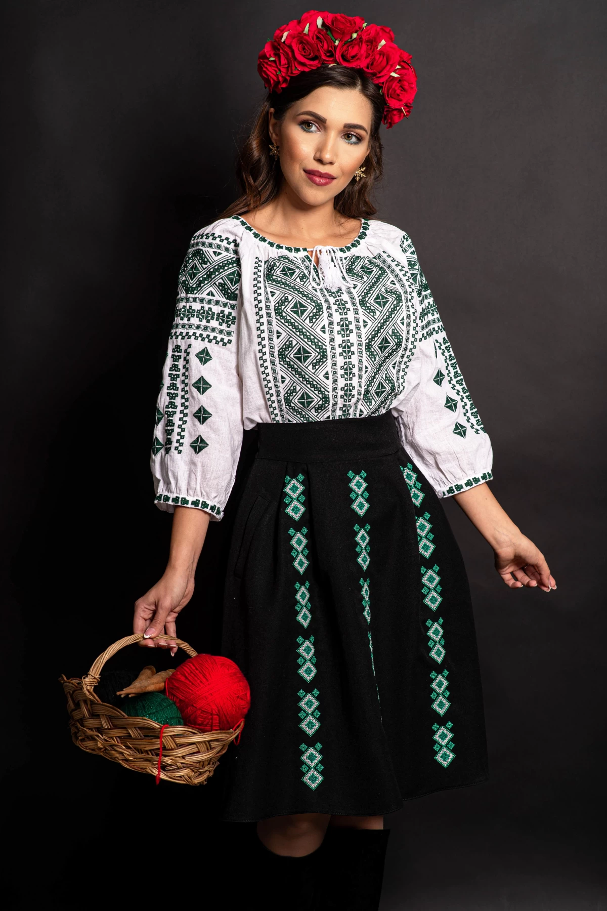 Ia Corina Albă cu Broderie Verde | Traditional