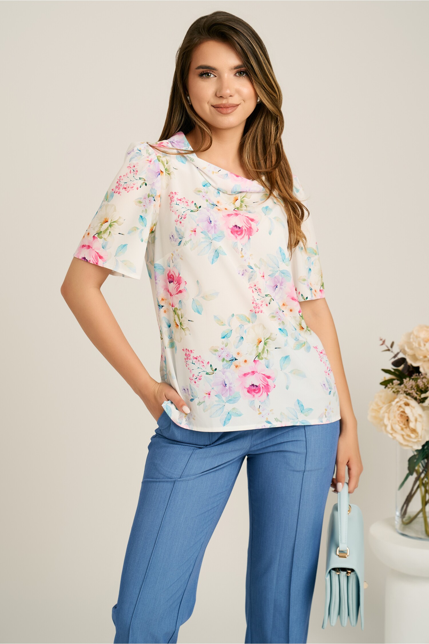 Bluza Viscosă cu Flori - Design Lejer Eleganț