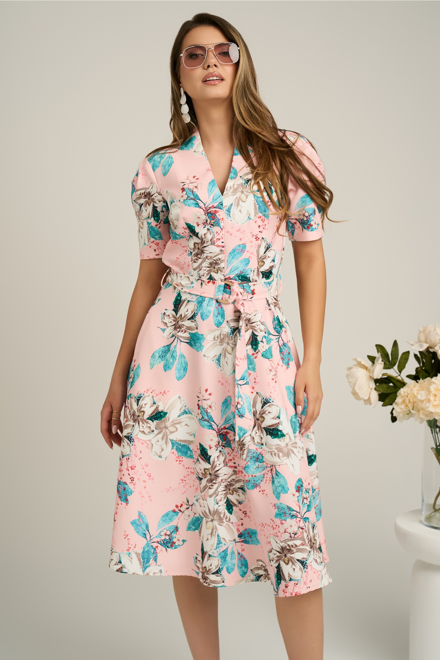 Rochie Stofă Roz Floral cu Cordon