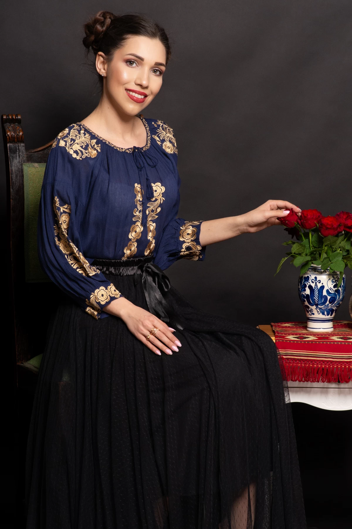 Ie Traditionala Minodora Bleumarin cu Broderie Aurie