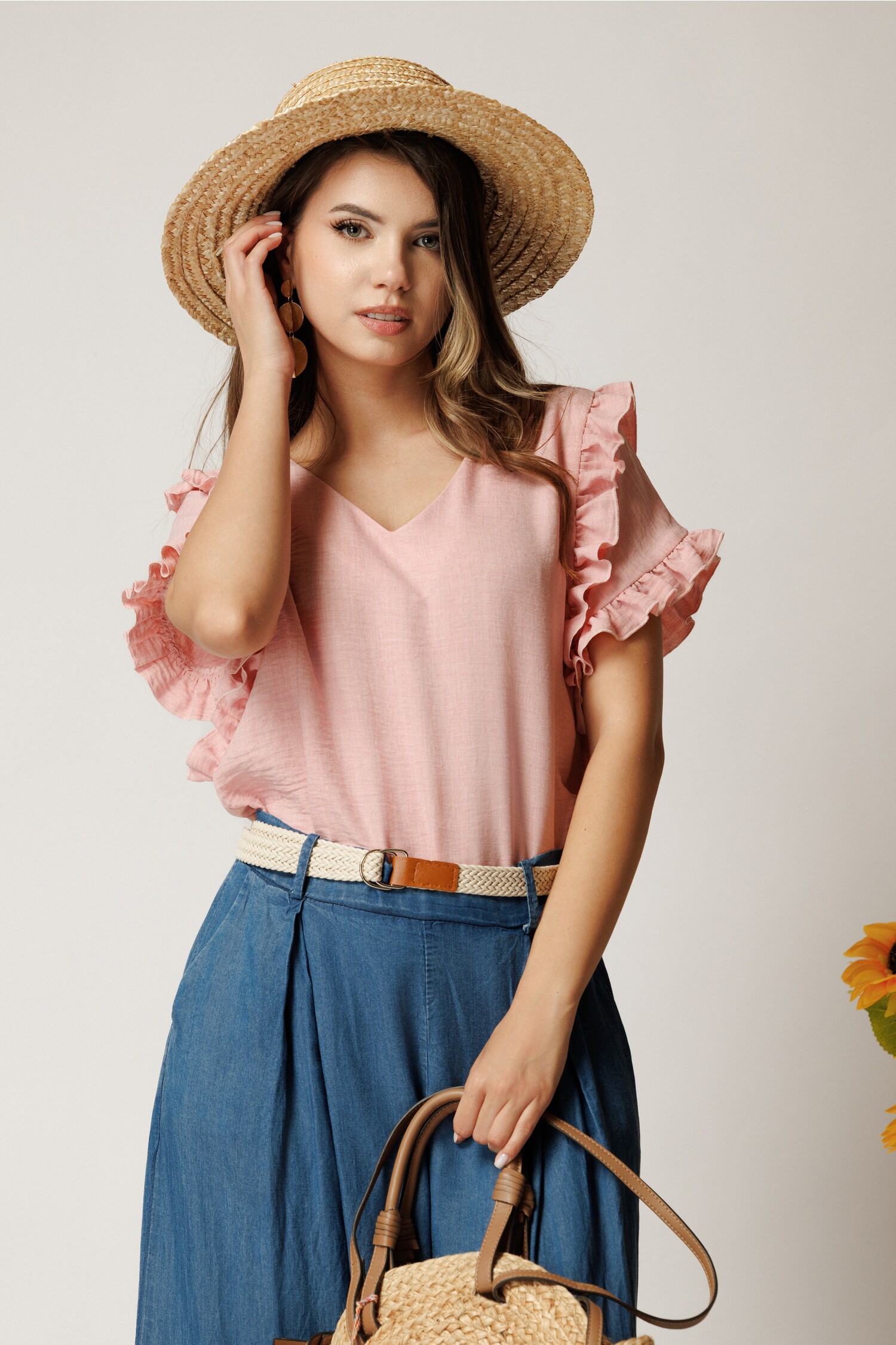 Bluza Roz Rayon cu Volane - Eleganță și Confort