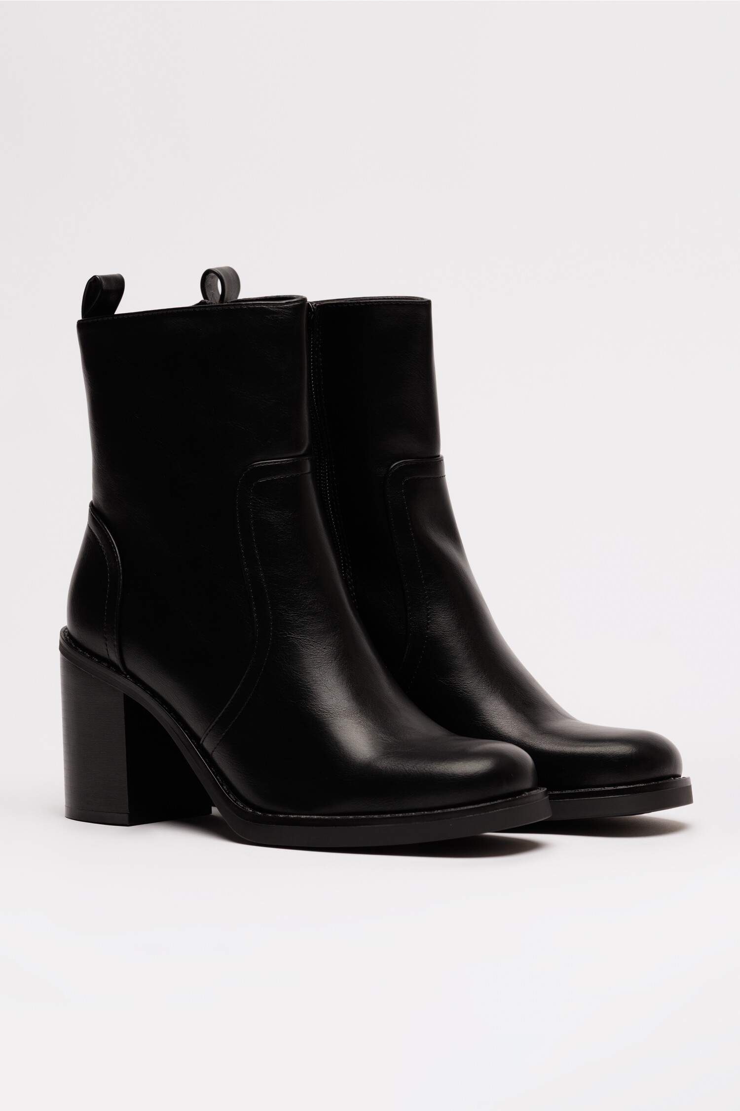 Botine Negre Toc Pătrat | Eleganță și Confort