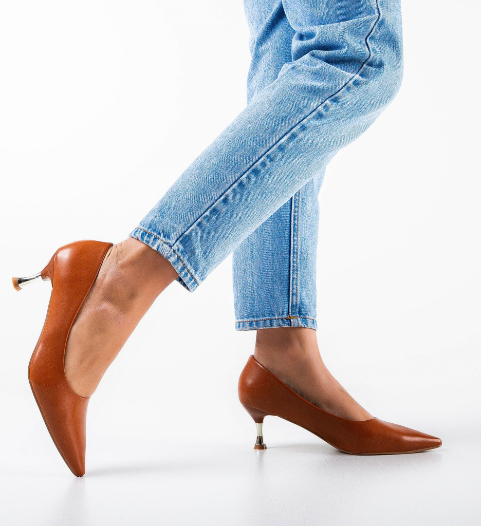 Pantofi Camel cu Toc Elegant - Stil și Confort