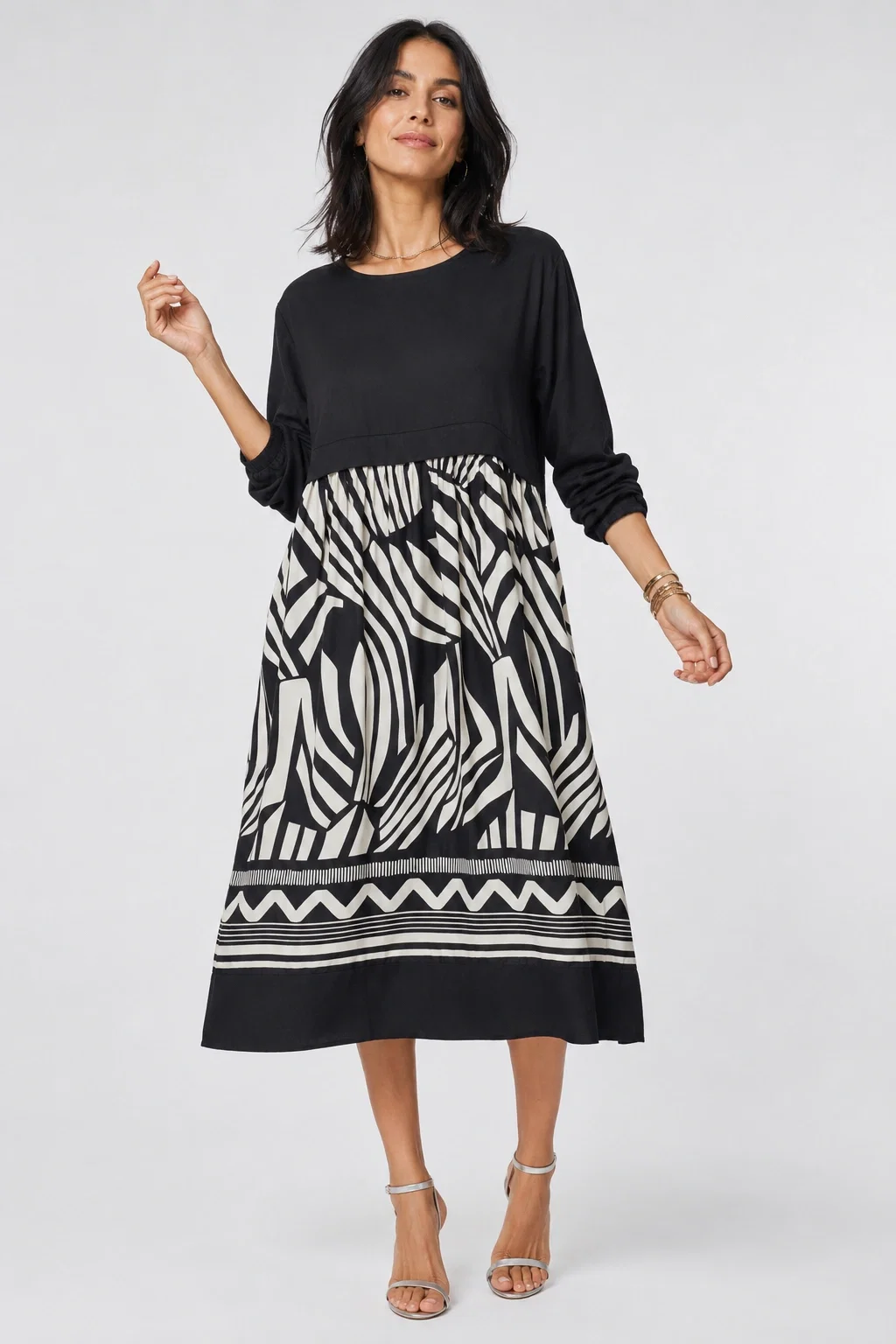 Rochie midi dama din jerseu si satin de matase cu imprimeu grafic si bordura geometrica - alb negru