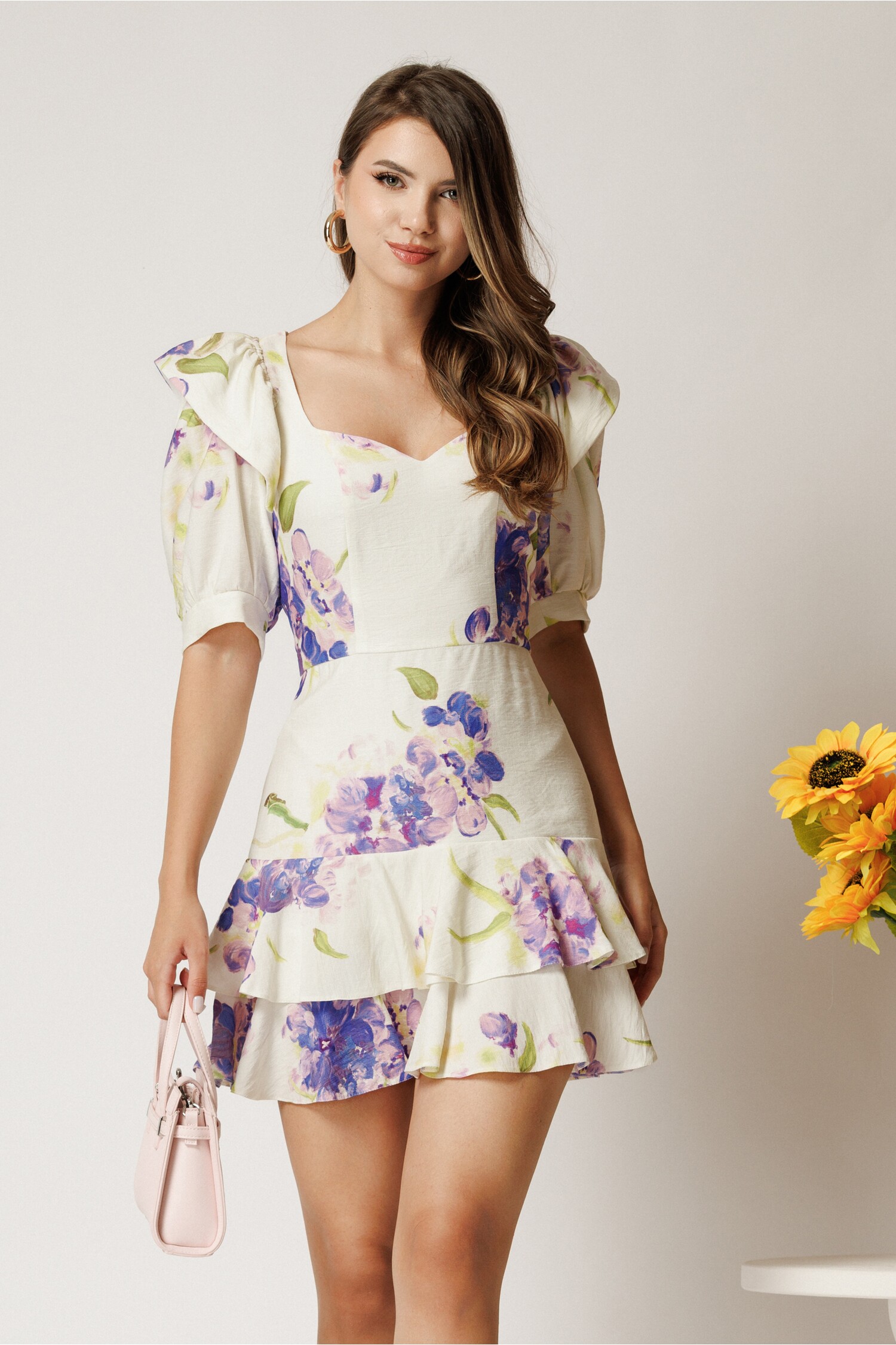Rochie Rayon cu Flori Mov și Volane - Design Elegant
