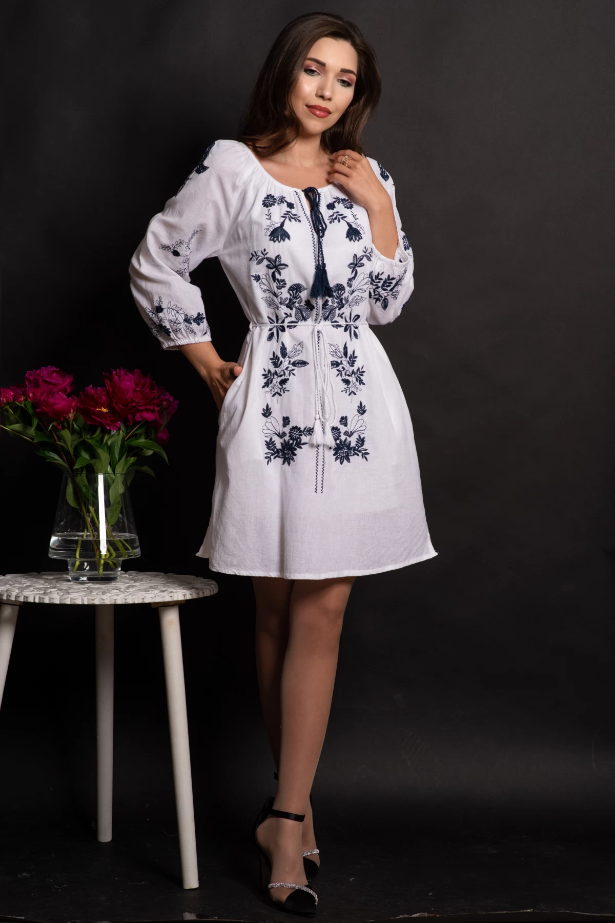 Rochie Traditional Briseida - Broderie Florală Elegantă